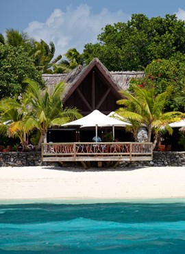 Castaway Island's beachfront dining